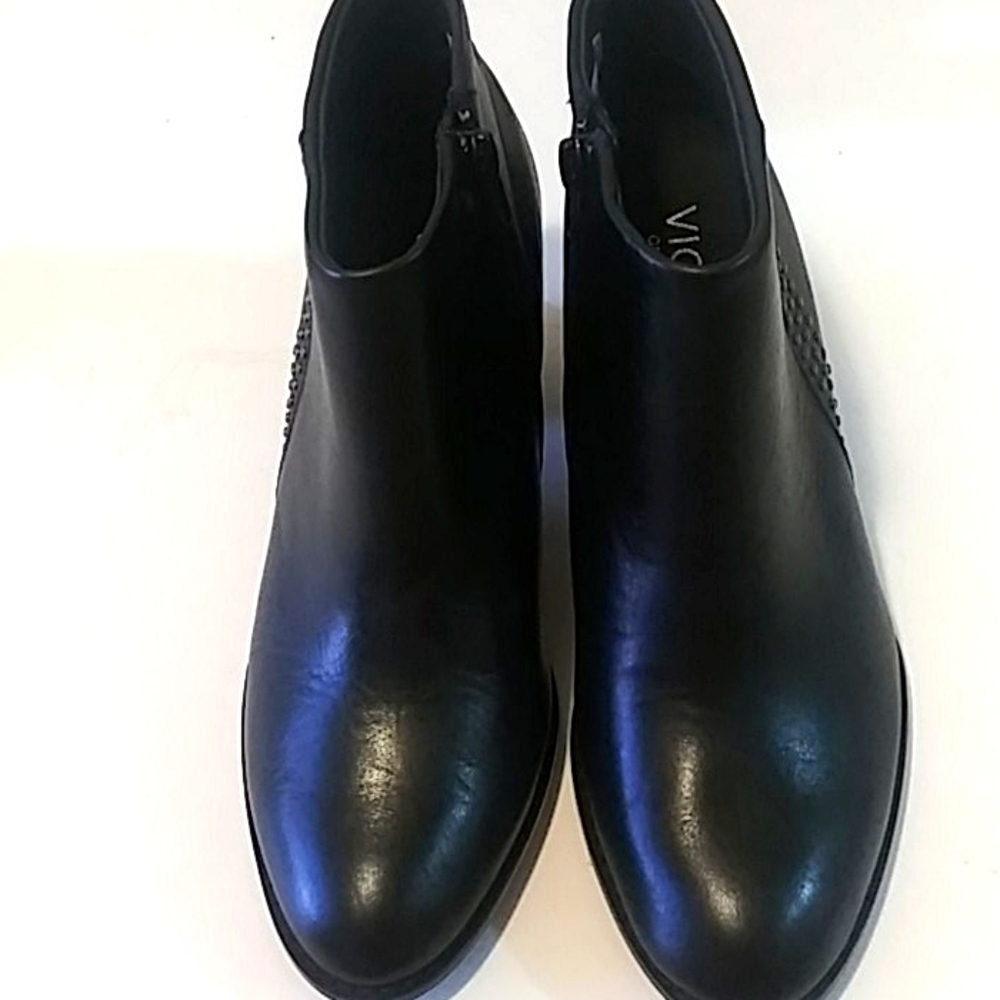 Vionic Studded Leather Boots Size 6